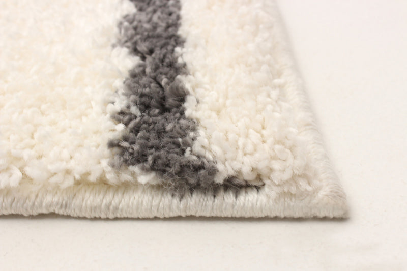 Sophia Ivory Shag 3'11\" x 6'0\" Area Rug