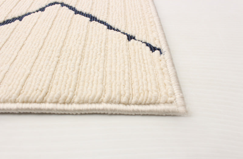 Kimi Blue-Ivory 5'3\" x 7'7\" Area Rug