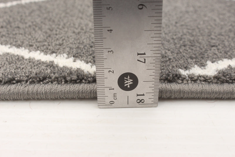 August Dark Grey-White 5'3\" x 7'3\" Area Rug