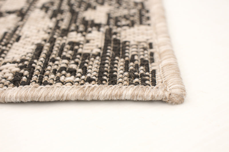 Sadie Safari Silver-Black Area Rug - 5'3\" x 7'7\"