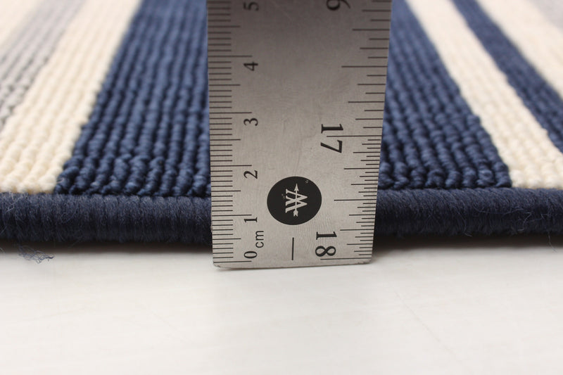 Talya Navy 6'7\" x 9'6\" Area Rug
