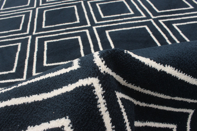 August Geod Navy-White 5'3\" x 7'3\" Area Rug