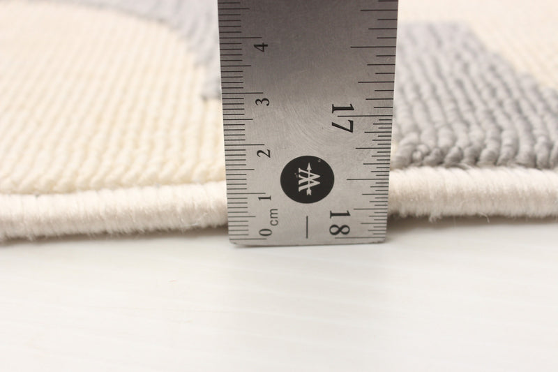 Sophie Light Grey Area Rug - 3'11\" x 5'7\"
