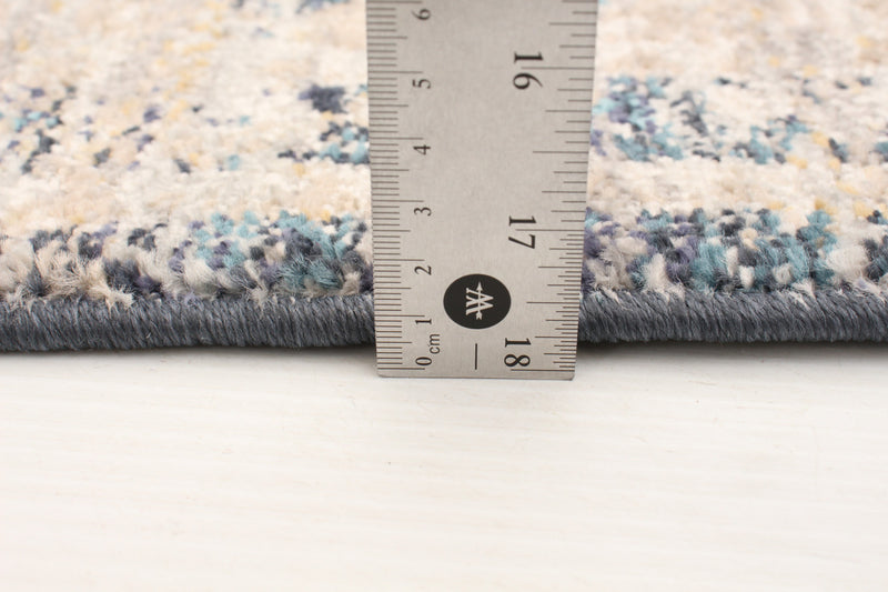 Hansel Classic Silver-Black Area Rug - 5' x 8'