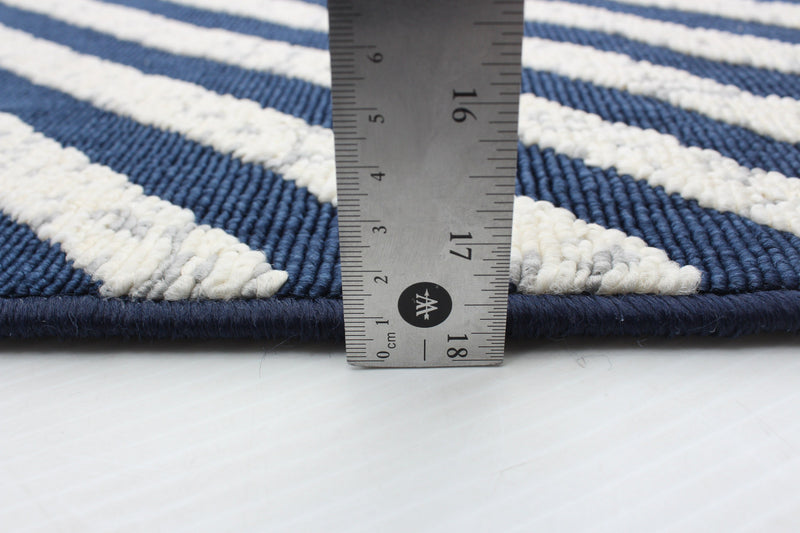 Dodie Blue-Ivory 5'3\" x 7'7\" Area Rug
