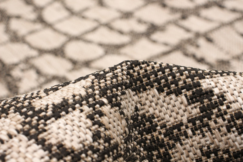 Sadie Safari Silver-Black Area Rug - 5'3\" x 7'7\"