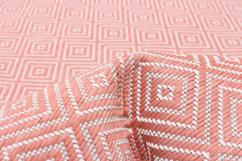 Neisha Diamond Coral Rug 6'7\" X 9'6\" Area Rug