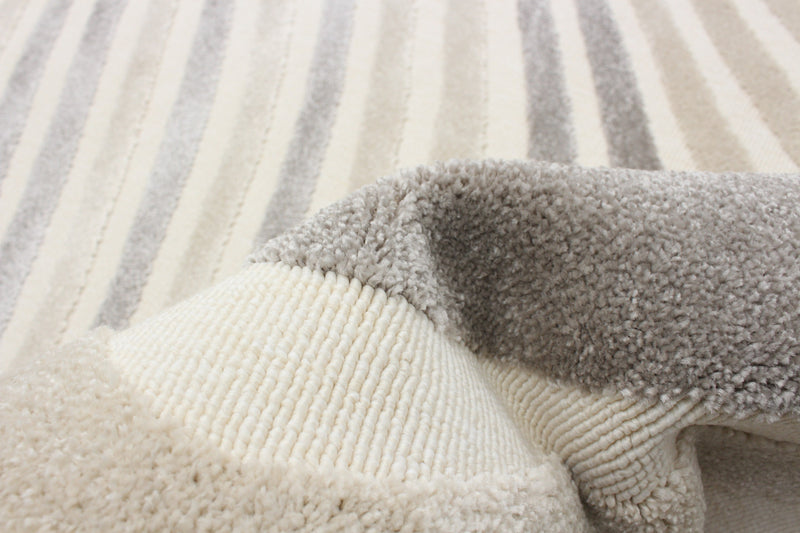 Nikkos Ivory 3'11\" x 5'7\" Area Rug