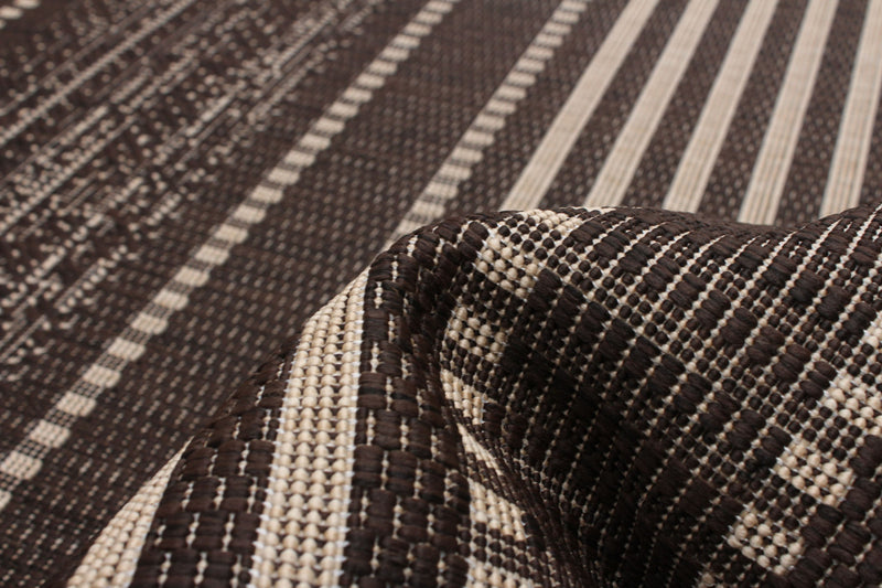 Wileen Chocolate Area Rug - 4'4\" X 6'5\" 