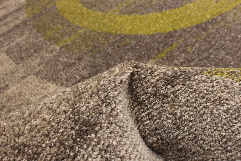 Korra Ivory / Green 3'11\" x 5'7\" Area Rug