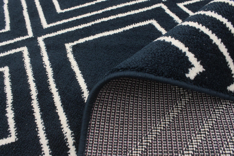 August Geod Navy-White 5'3\" x 7'3\" Area Rug