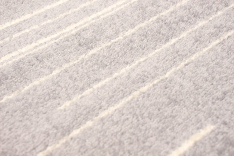 Faith Silver-Cream Area Rug - 3'11\" x 5'7\"