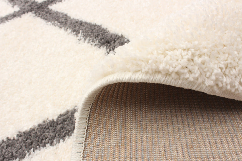 Sophia Ivory Shag 3'11\" x 6'0\" Area Rug