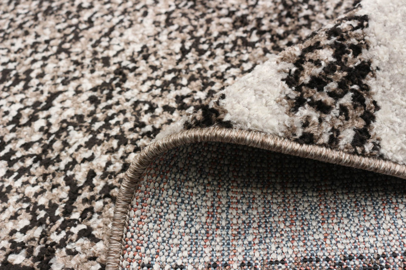 Vera Earth Taupe/Black Area Rug - 5'2\" x 7'5\"