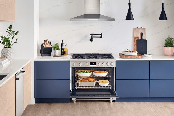 Bosch 800 Series 3.5 Cu. Ft. Dual Fuel Freestanding Range - HDS8655C