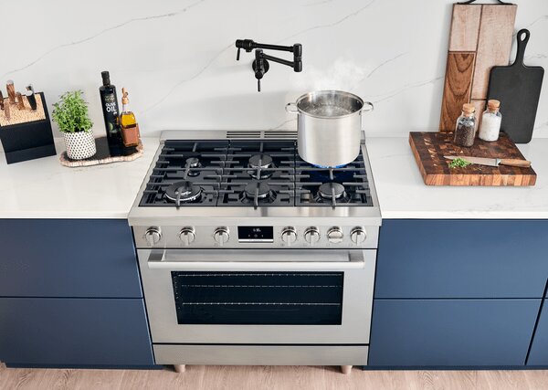 Bosch 800 Series 3.5 Cu. Ft. Dual Fuel Freestanding Range - HDS8655C