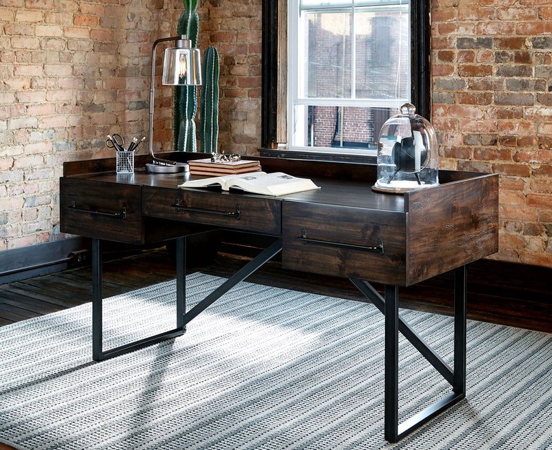 Strathmore Desk